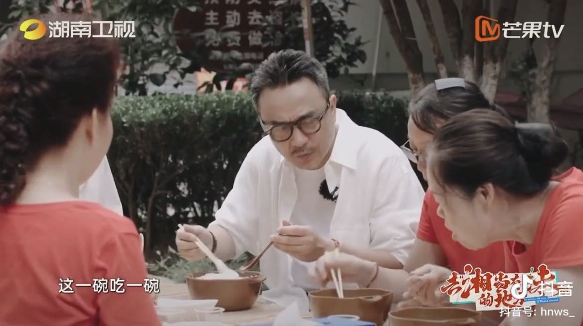 湖南衛(wèi)視汪涵代言湖南美食，東裕餐具為品牌賦能，買餐具 選東裕！
